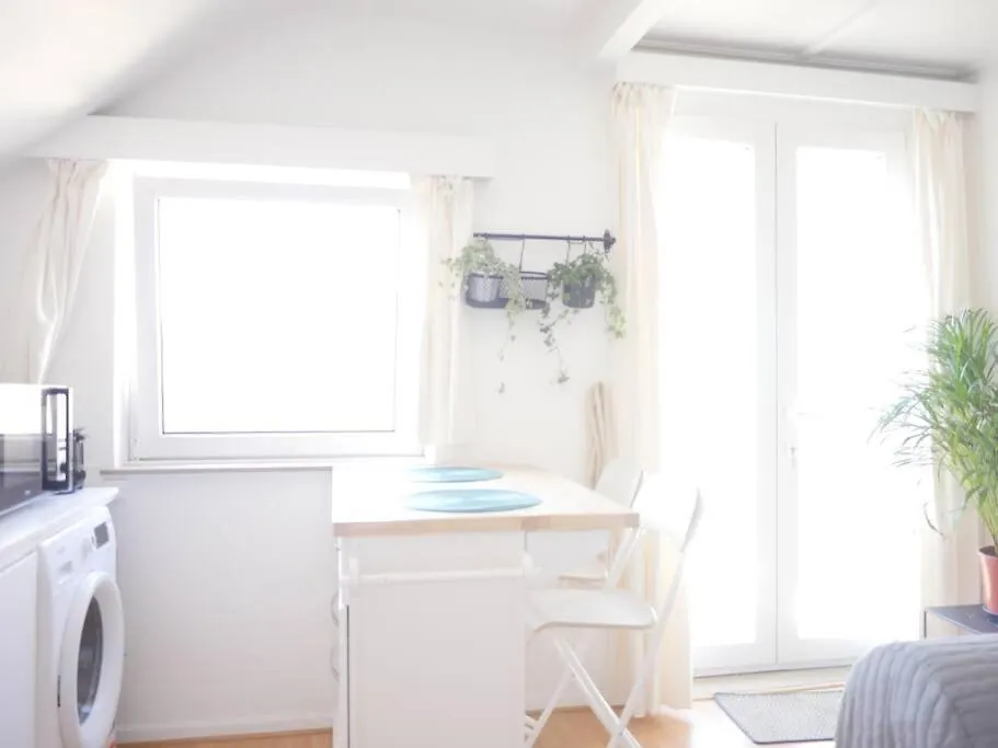 Chic Brussels 1Br + Terrace Apartamento 0*,